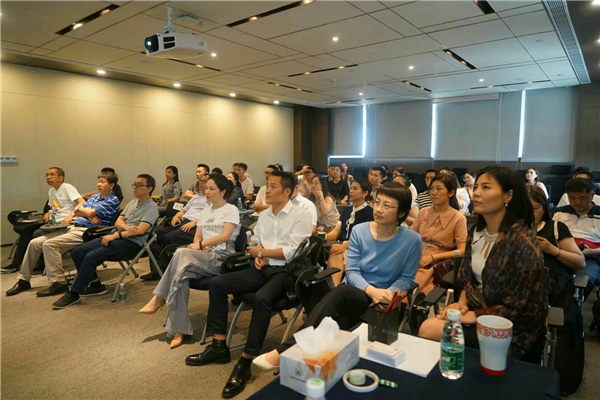 国际设计大师中国合伙人京嘉贺在厦举办“大奖申报”分享会