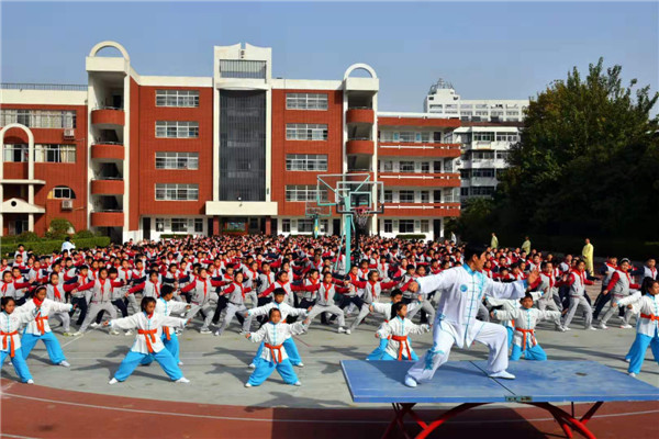 淮安市太极拳协会弘扬国粹，宣传慈善文化活动在新民路小学举行